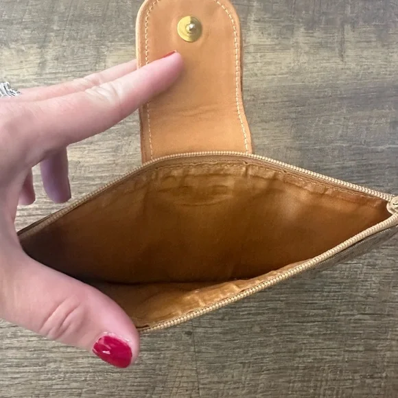 Gucci Beige Monogram Clutch with Red and Green Accent - Picture 3 of 8